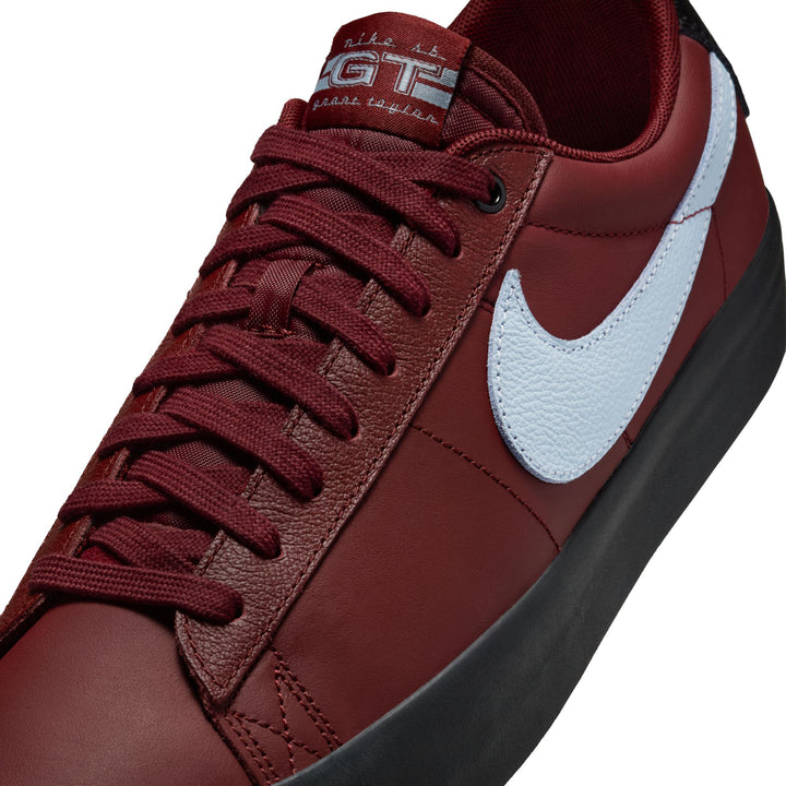 Nike SB Blazer Low Pro GT - Dark Team Red / Armory Blue