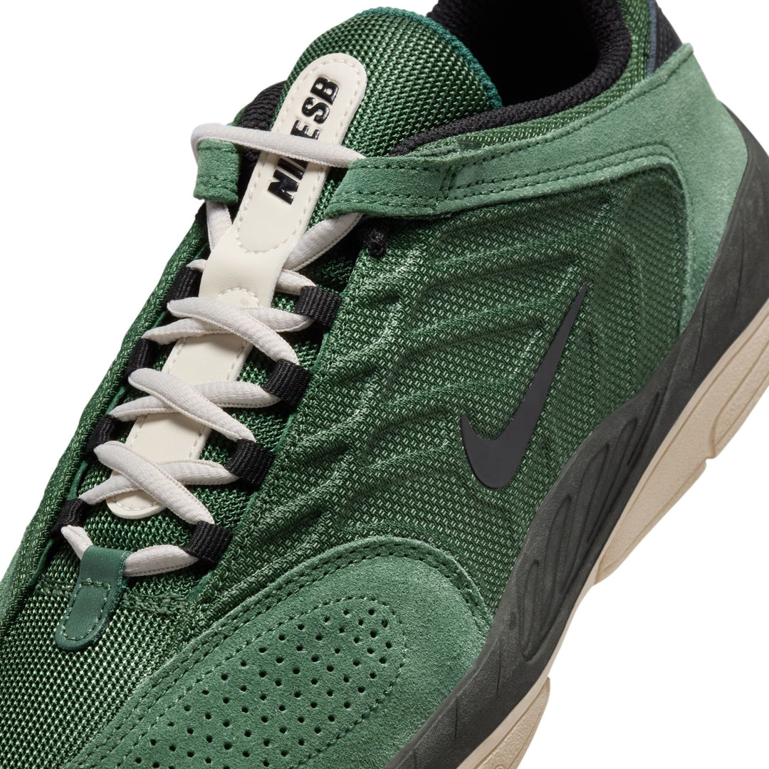 Nike SB Vertebrae - Fir / Black / Sequoia